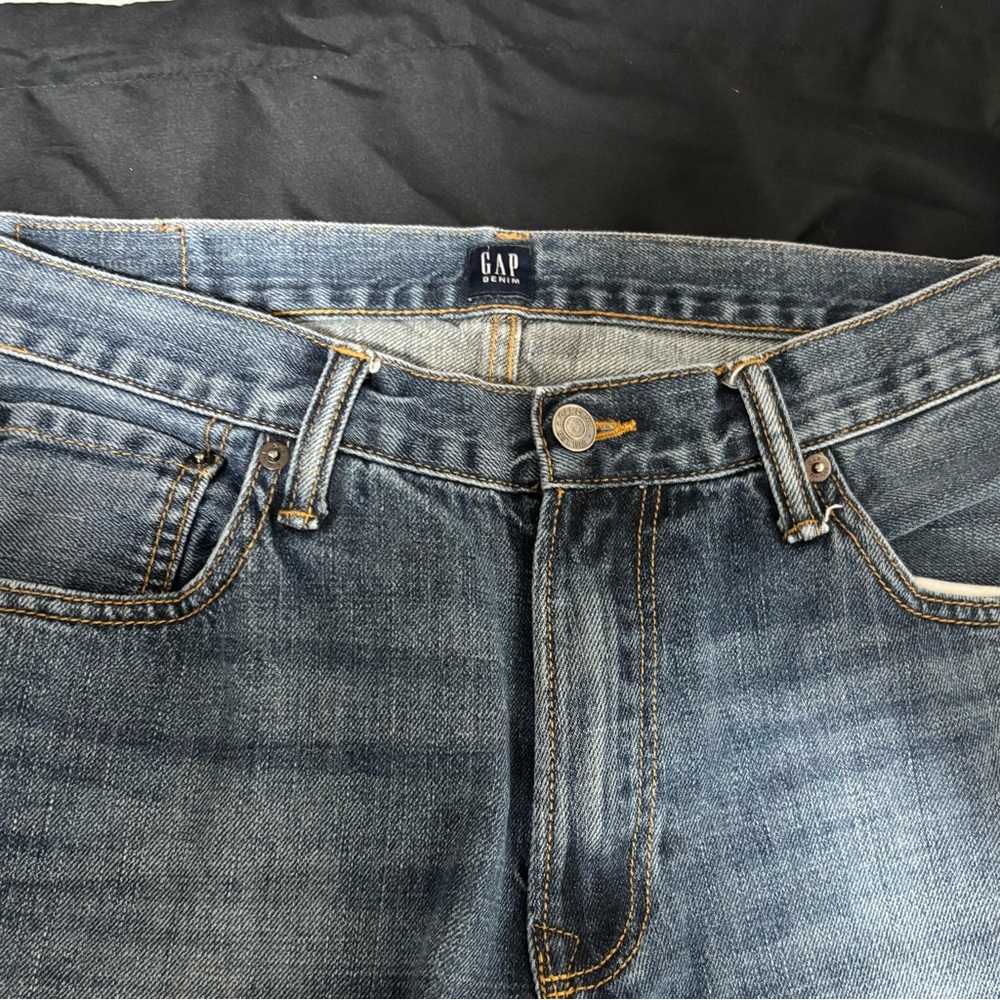 GAP Men's Classic Indigo Straight Jeans